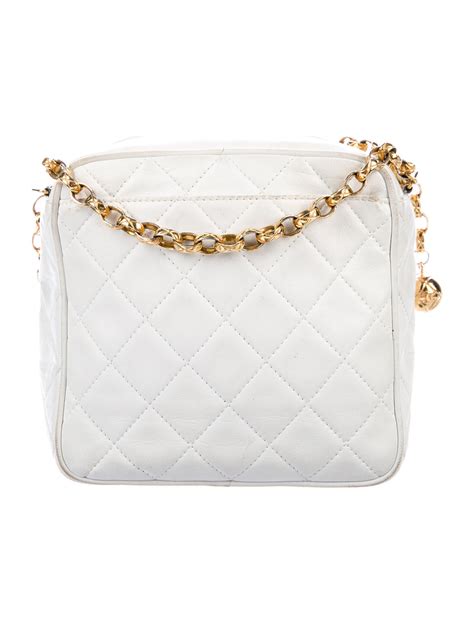 chanel vintage quilted crossbody